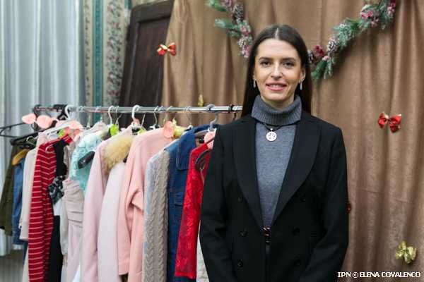 Vedetele Instagram-ului își expun garderoba spre vânzare în scop caritabil