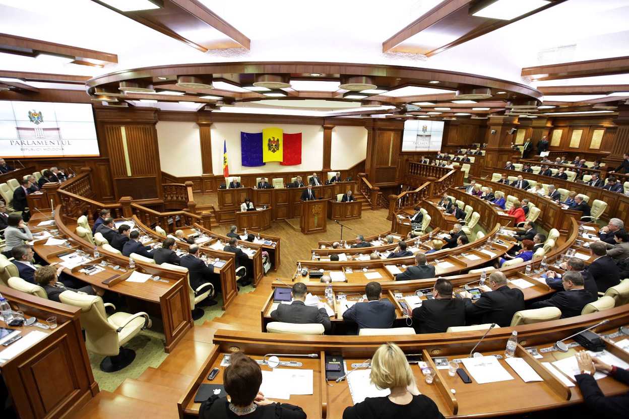 Vot unanim al deputaților de Chișinău pentru ”legea calității aerului atmosferic”