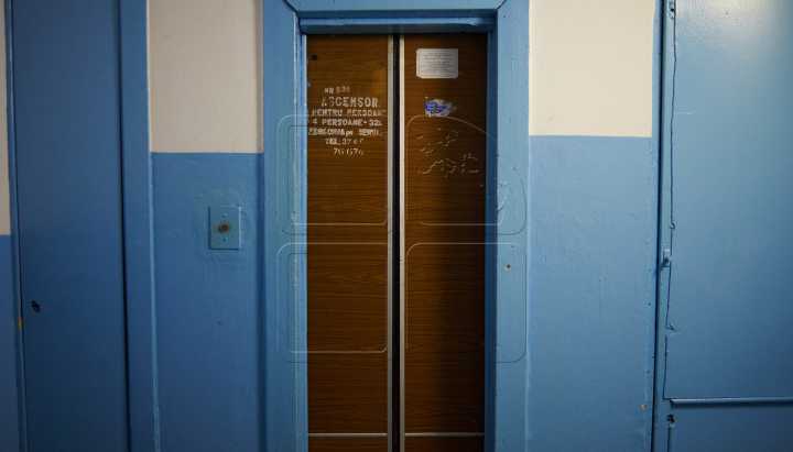 Majoritatea ascensoarelor din fondul locativ al Capitalei au termenul de exploatare EXPIRAT. Autotirtățile reclamă că tarifele pentru deservirea acestora ar fi PREA MICI