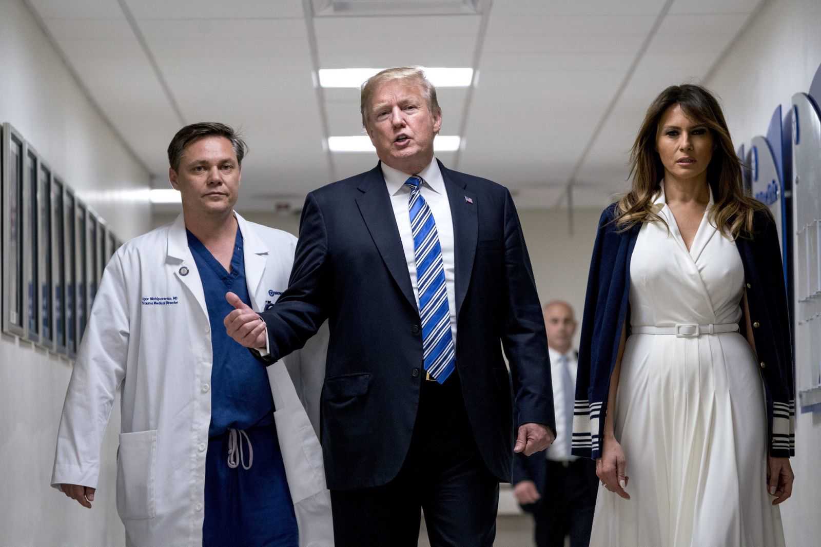 Președintele Americii, Donald Trump a vizitat la spital victimele atacului din Florida