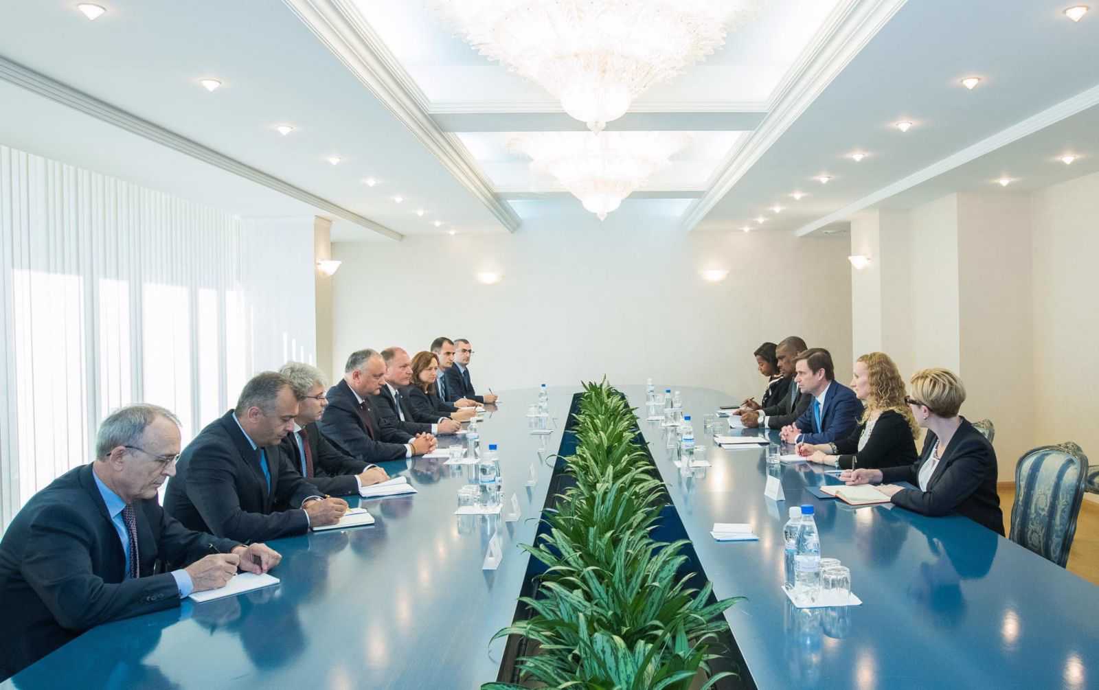 Dodon cere SUA să sprijine recunoaşterea internaţională a „neutralităţii permanente” a R.Moldova