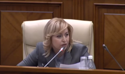 Deputata PCRM Oxana Domenti și-a depus mandatul