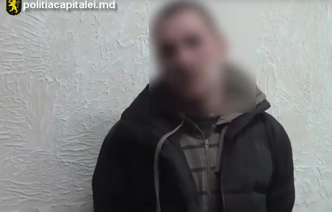 Doi indivizi au fost reținuți pentru furt din cinci automobile