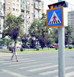 În capiatală au apărut Indicatoare pentru pietoni alimentate cu energie solară