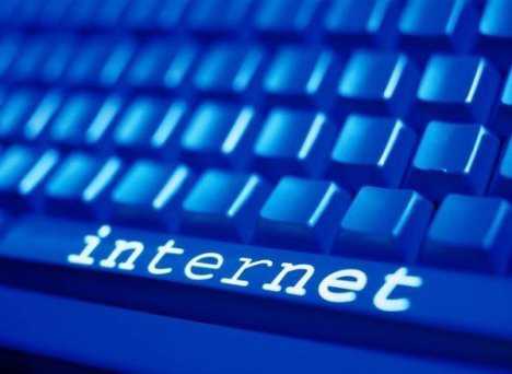 Tablete cu conexiune gratuită la internet pentru elevi din Moldova