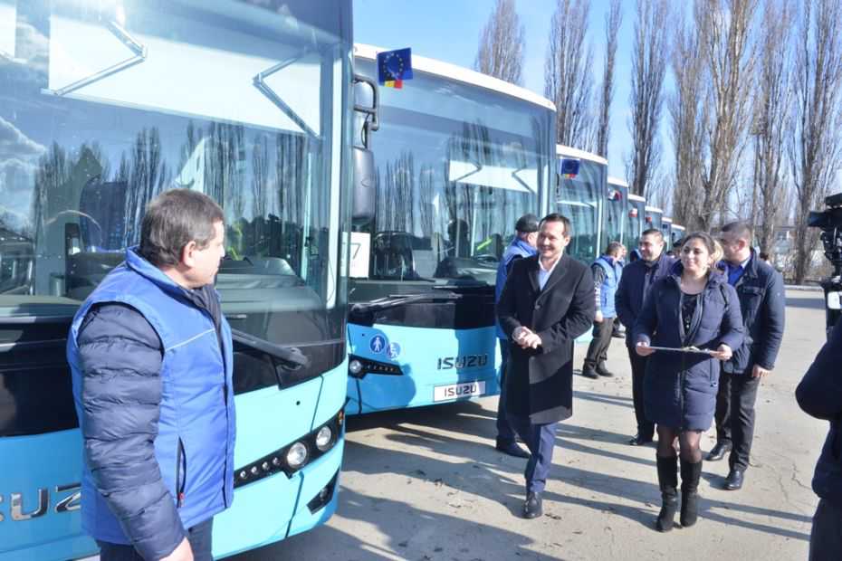 PERCHEZIȚII în dosarul privind achiziționarea autobuzelor ISUZU de către PUA. REACȚIA lui Ruslan Codreanu
