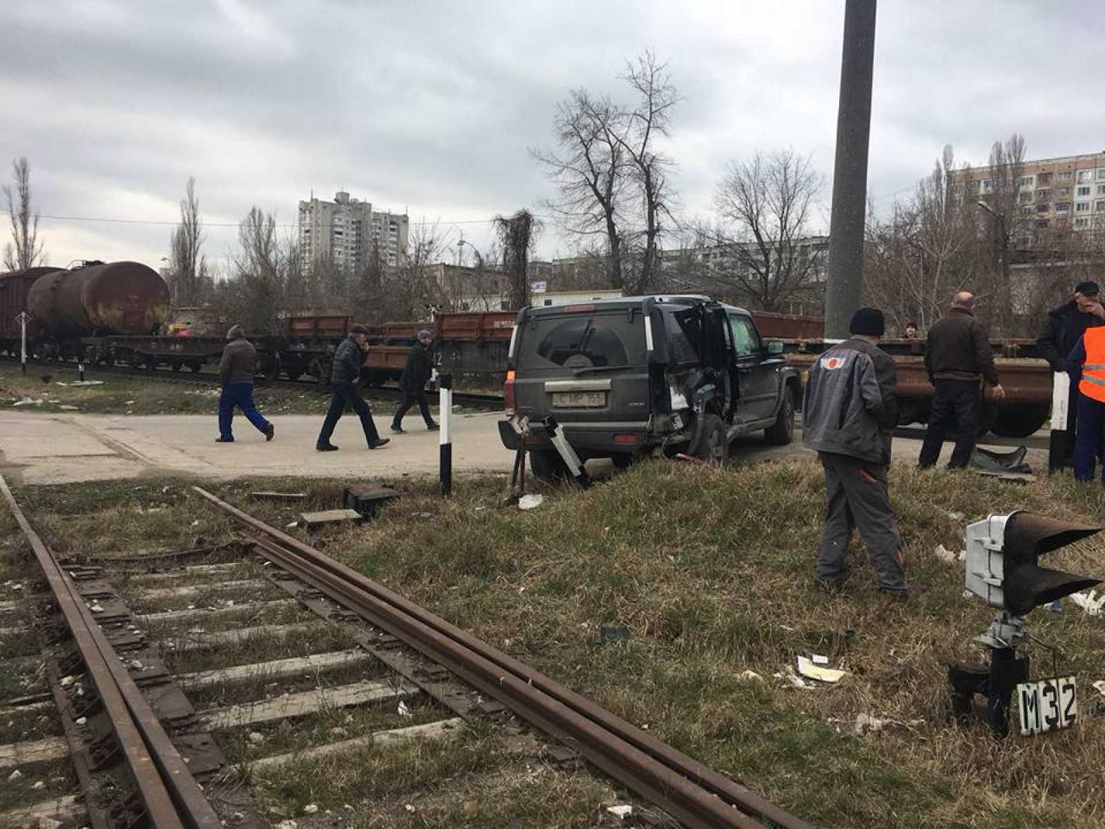 Un Jeep, lovit de tren în apropiere de Gara de Nord