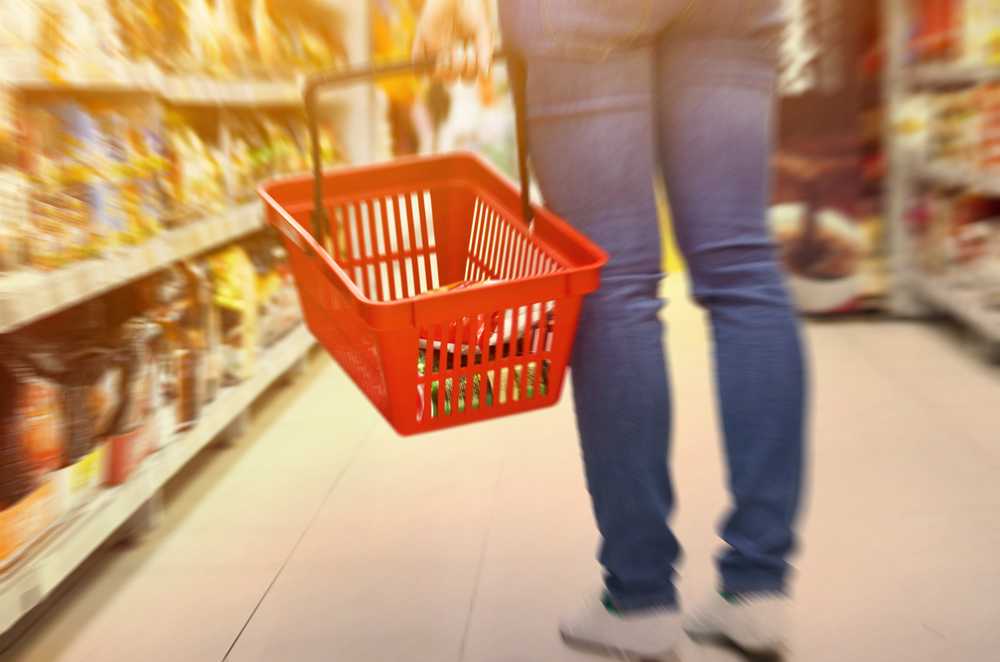STDUIU // Patru din zece moldoveni, INDIFERENȚI la informațiile de pe alimentele pe care le cumpără. PORTRETUL acestora