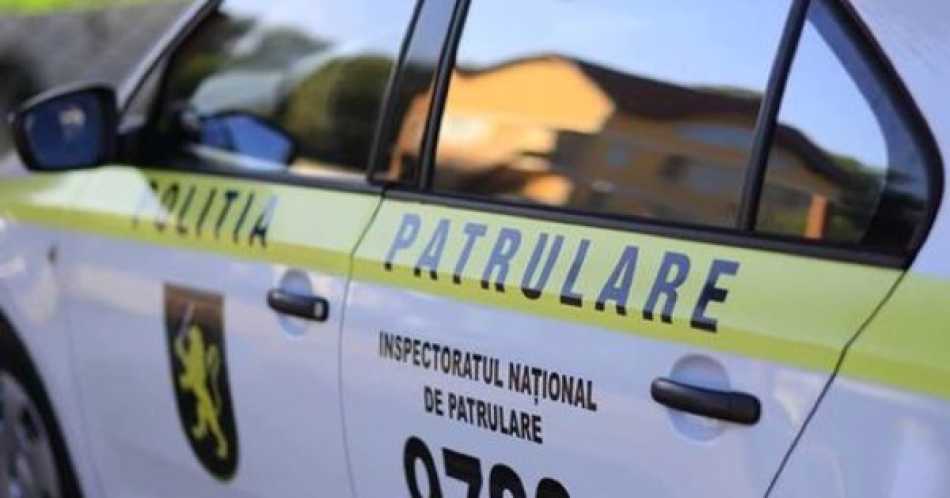 PERCHEZIȚII la domiciliile și birourile a trei polițiști de patrulare. Care este motivul