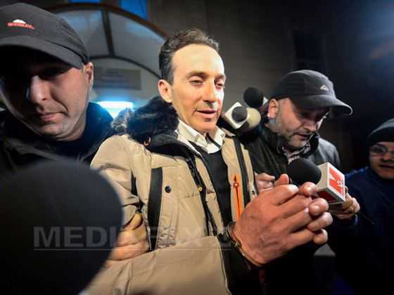 Radu Mazăre, prima noapte la închisoare în România. Pasageră a avionului: Se uita într-un punct fix
