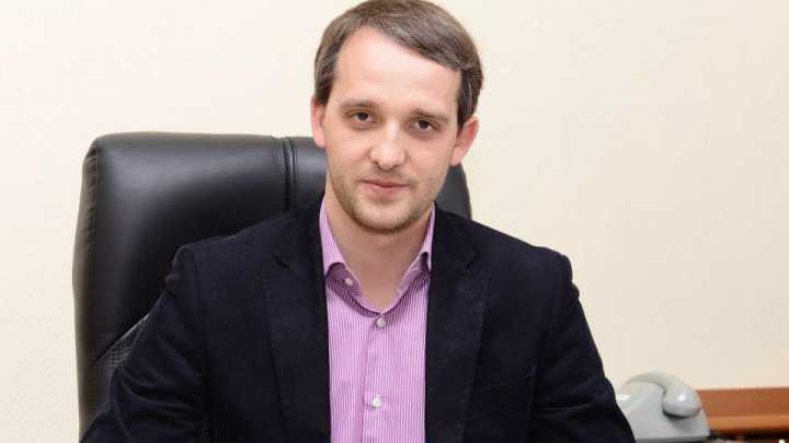 Eugen Sturza: Politicienii din Blocul ACUM fac să alunecăm într-un regim dictat și controlat de Moscova