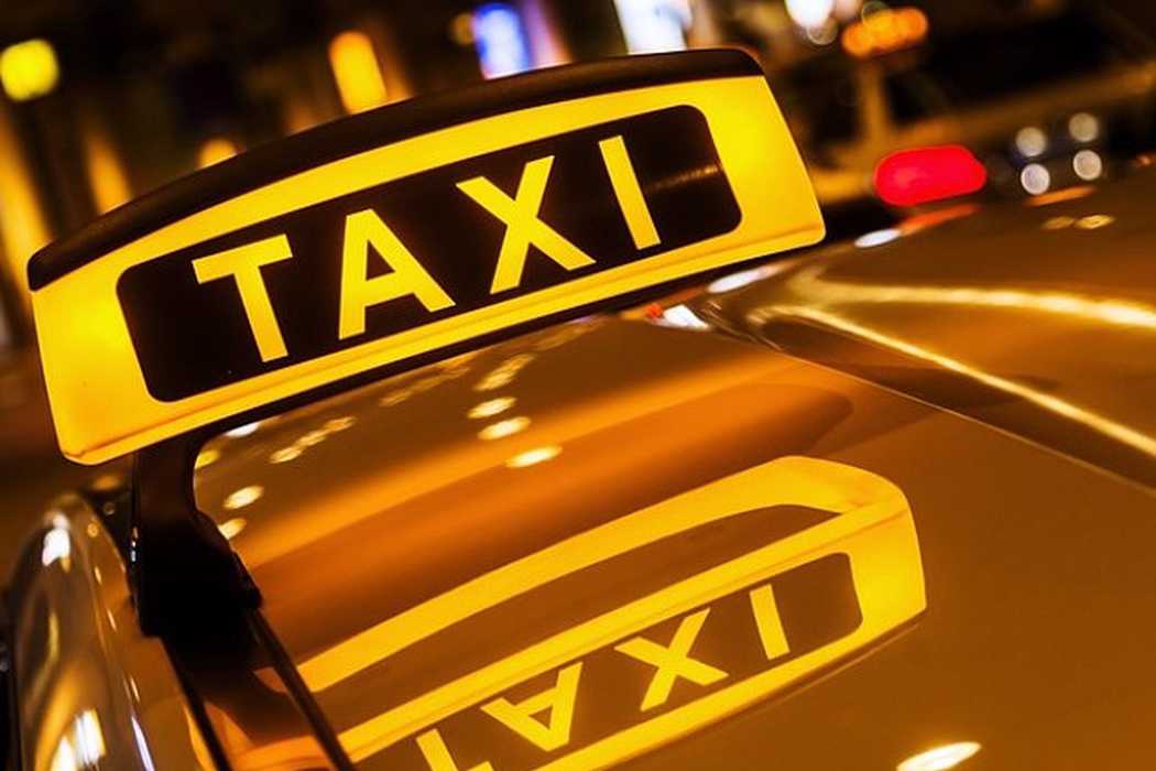O companie de taxi din Moldova a lansat serviciul de plată cu cardul bancar