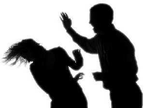 1 an şi 4 luni de închisoare pentru că şi-a bătut mama