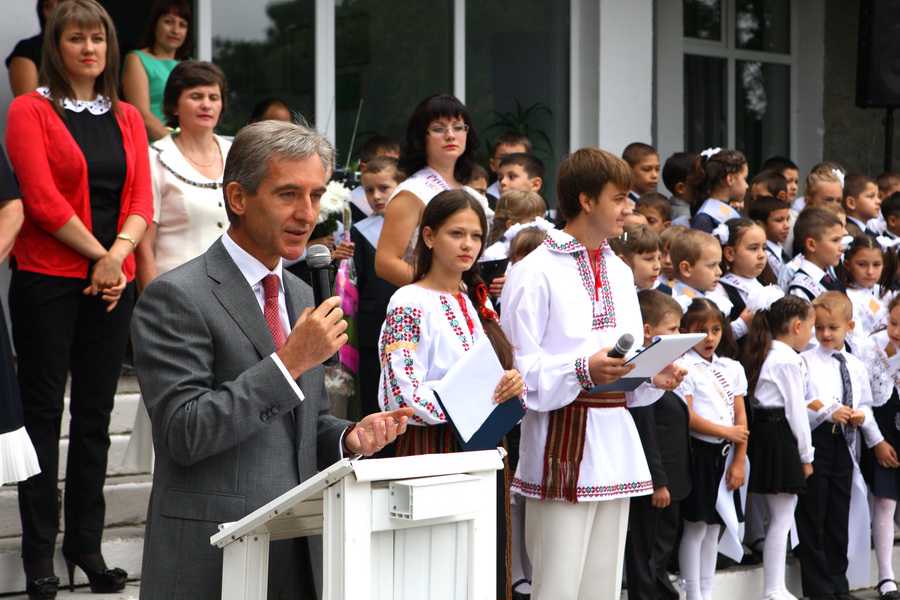 35 mii de copii au mers astăzi în clasa I. Vezi ce le-a urat premierul / GALERIE FOTO