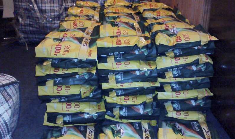 Peste 175 de kg de cafea de contrabandă, depistate în trenul Chișinău-Carabuțanî-Basarabeasca