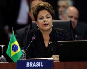 Dilma Rousseff şi-a amânat vizita în SUA