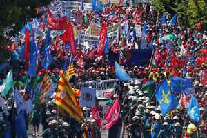 Spania: Funcţionarii publici anunţă proteste împotriva noilor măsuri de austeritate