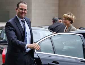 Ministrul suedez de finanţe sfătuieşte Grecia să renunţe la euro