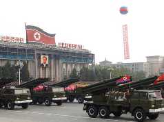 Parada militară de amploare la Phenian, la cea de-a 70-a aniversare a lui Kim Jong-il