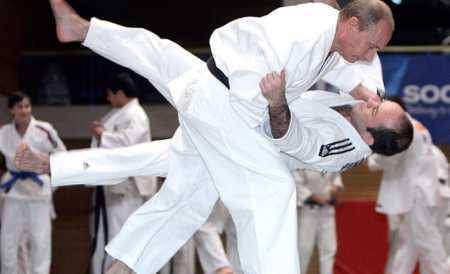 Vladimir Putin s-a rănit la coloana vertebrală în timpul unui antrenament de judo