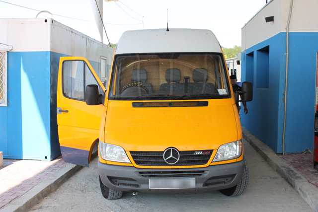 FOTO. Moldovean reţinut la vama României: Conducea un autovehicul furat din Marea Britanie