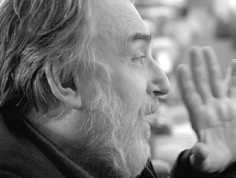 A murit poetul Adrian Păunescu