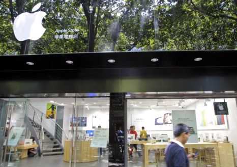 O bătrânică de 83 de ani cere un milion de dolari despăgubiri de la Apple. Vezi aici de ce
