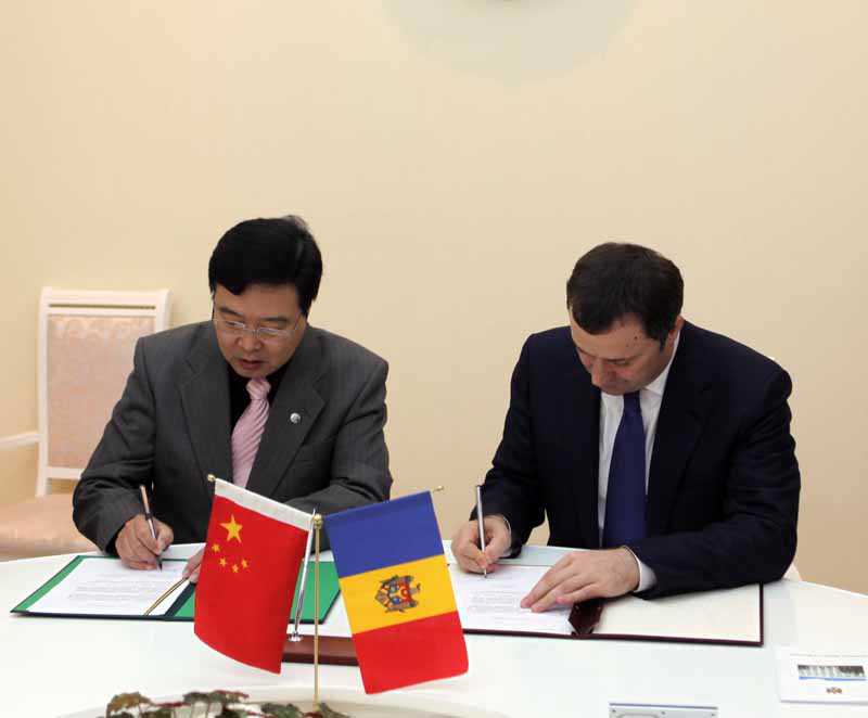 Calculatoare, printere şi maşini de fax chineze pentru Guvernul R.Moldova