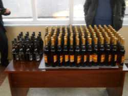 Circa 130 sticle cu alcool, depistate într-un autocar la frontiera moldo-ucraineană