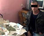 Chișinăuian în vizorul poliţiei. Păstra acasă substanțe narcotice