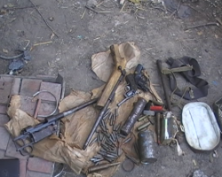 VIDEO. Arsenal de arme și muniții depistate la domiciliul unui bărbat din Nisporeni