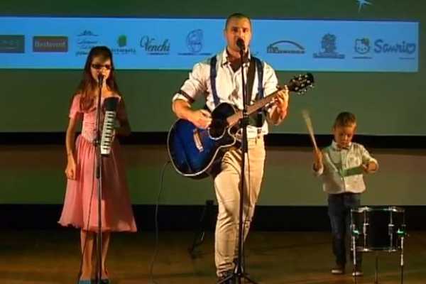 SUPER VIDEO. Artist în devenire! La cei 4 ani Cezar Stratan bate tobele ca un adevărat toboșar