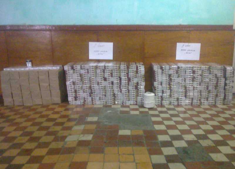 Au vrut să transporte 52.500 ţigarete cu căruța, peste Prut