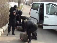 Zece mafioţi moldoveni şi români au fost arestaţi pentru trafic de persoane