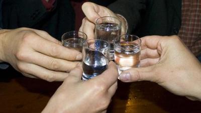 Alcoolul și țigările se pot scumpi în 2023