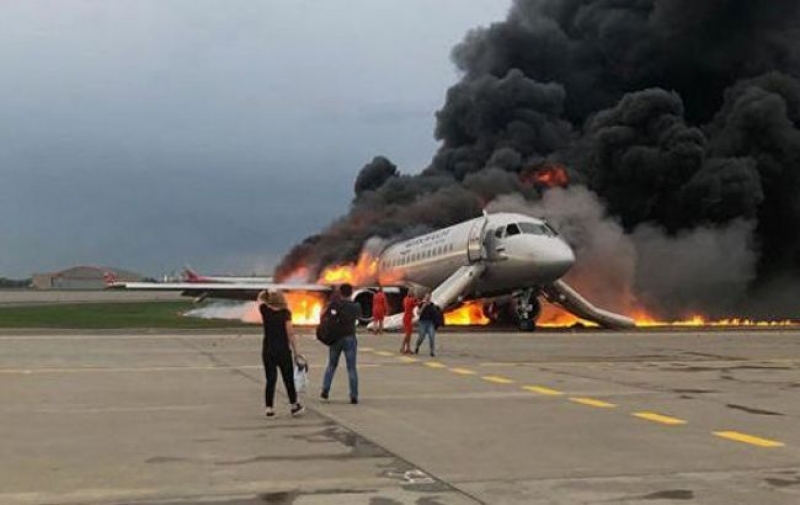 „Nostradamus cel Nou” susține că al Treilea Război Mondial va fi declanșat anul acesta de un accident aviatic