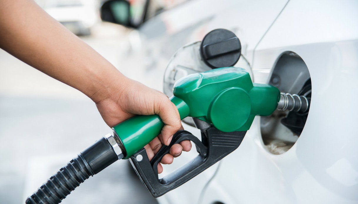 ANRE a stabilit noile tarife: Prețul benzinei continuă să crească