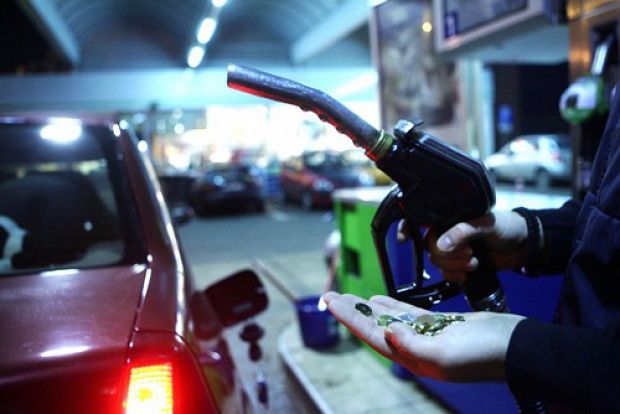 ULTIMĂ ORĂ! Preț record la benzină  – Cât vor costa carburanții în weekend