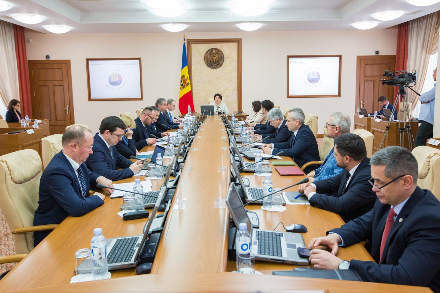 LIVE // Miniștrii s-au întrunit într-o nouă ședință la Guvern