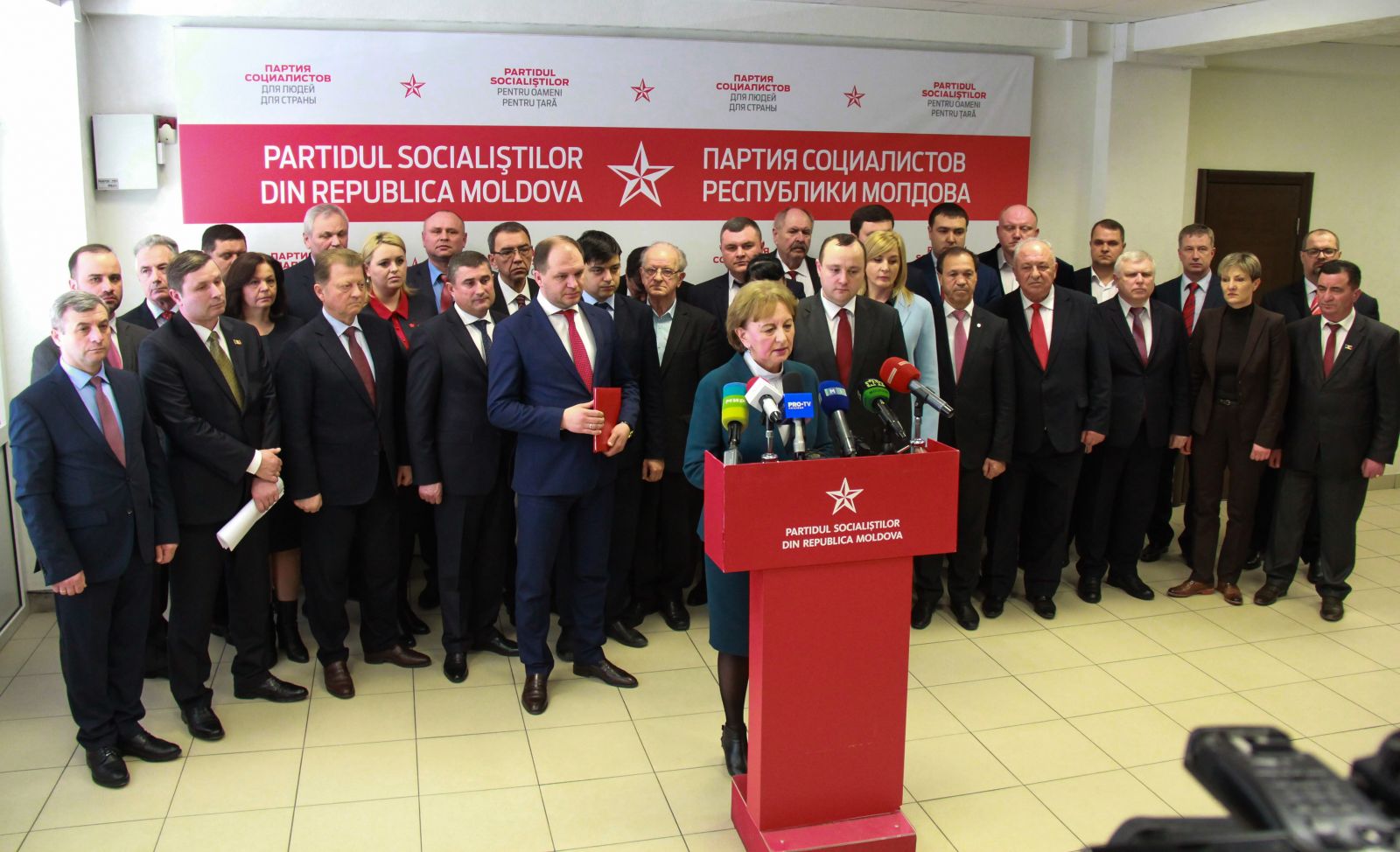ULTIMĂ ORĂ! Socialiștii fac curățenie generală în partid! Mama lui Ion Ceban și alți membri, excluși din PSRM: Traseism politic și trădare”