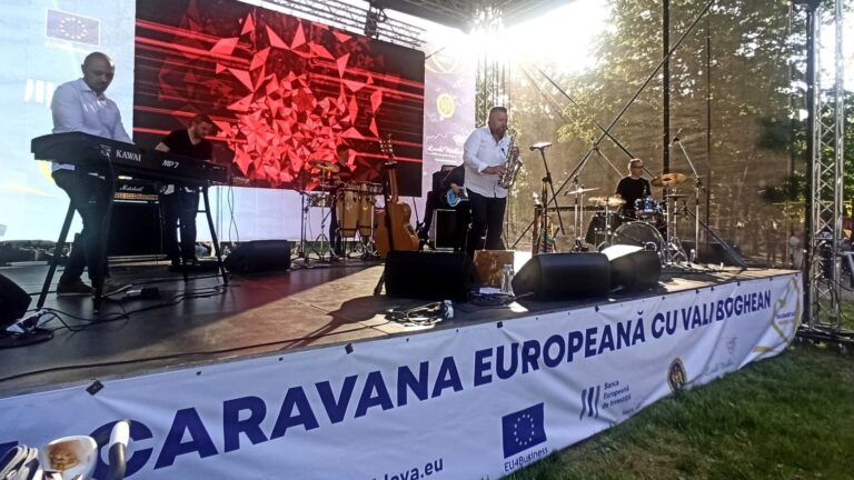 Caravana europeană, care include și un concert cu Vali Boghean, a pornit la drum