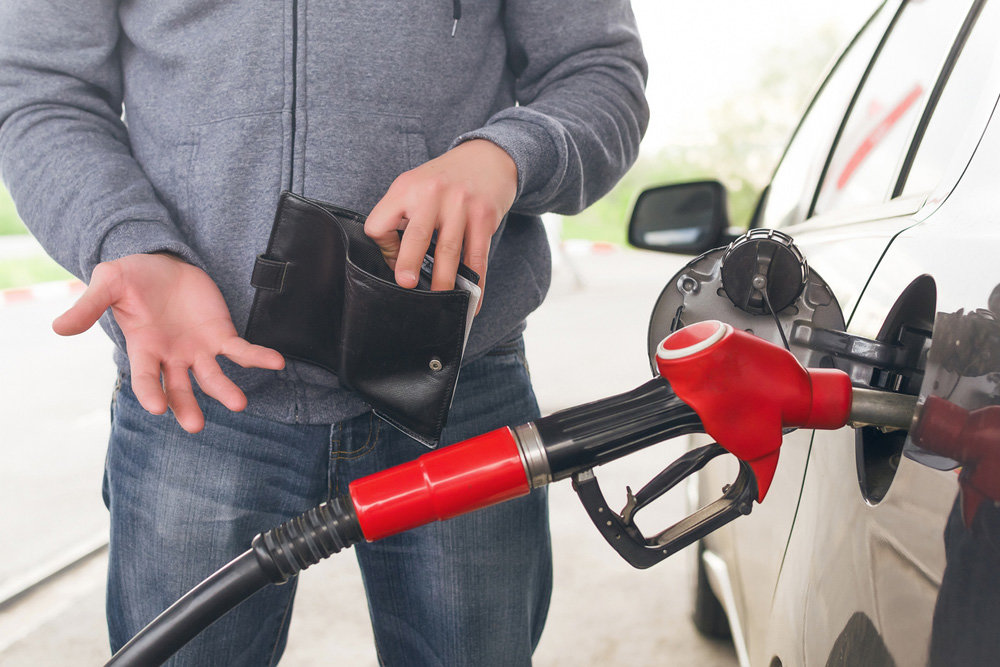 Prețul motorinei și al benzinei scade semnificativ – Surpriză pentru 30 noiembrie
