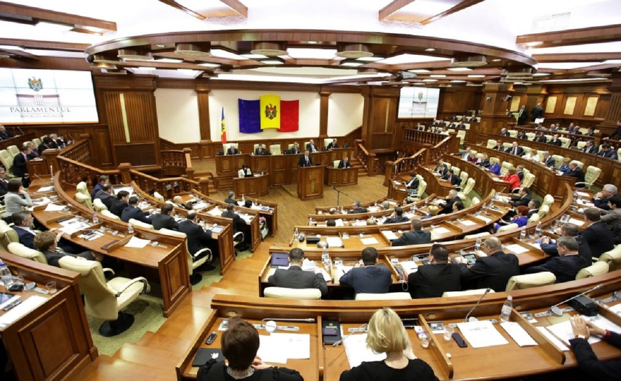 Proiectul de hotărâre privind prelungirea stării de urgență va fi examinat mâine, la ședința plenară a Parlamentului