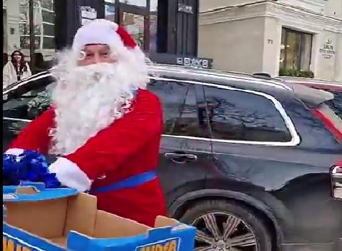 VIDEO// Bucurie pentru șoferii care stau în ambuteiaj – Ce se întâmplă pe o stradă din Capitală