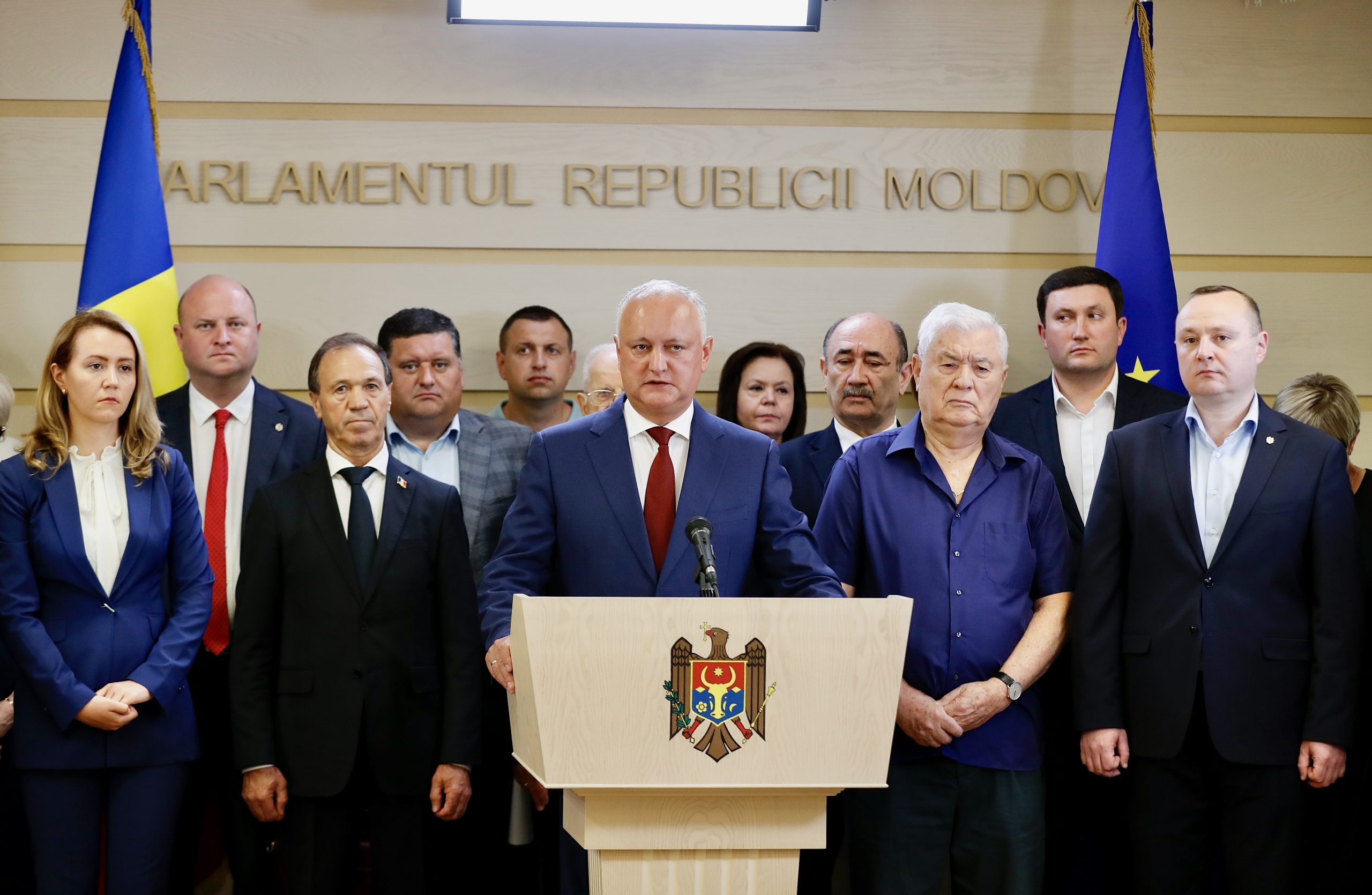 Opoziția parlamentară pregătește o moțiune de cenzură pentru guvernul Recean – Cu asemenea guvernare Moldova riscă să falimenteze