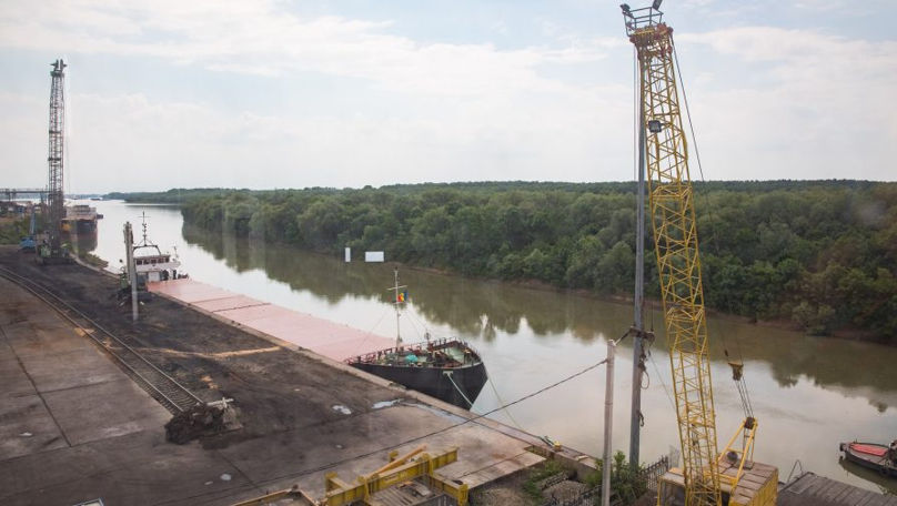Autoritățile de la Chișinău iau în calcul intensificarea tranzitului de cerale pe cale navală – Ce vor să construiască pe râul Prut