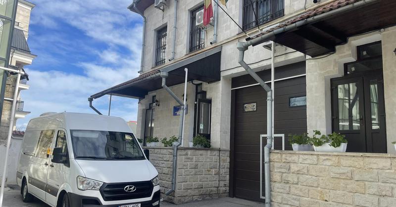 Funcționarii Agenției Rezerve Materiale, bănuiți în trucarea achizițiilor publice, plasați în arest – Decizia luată de magistarți