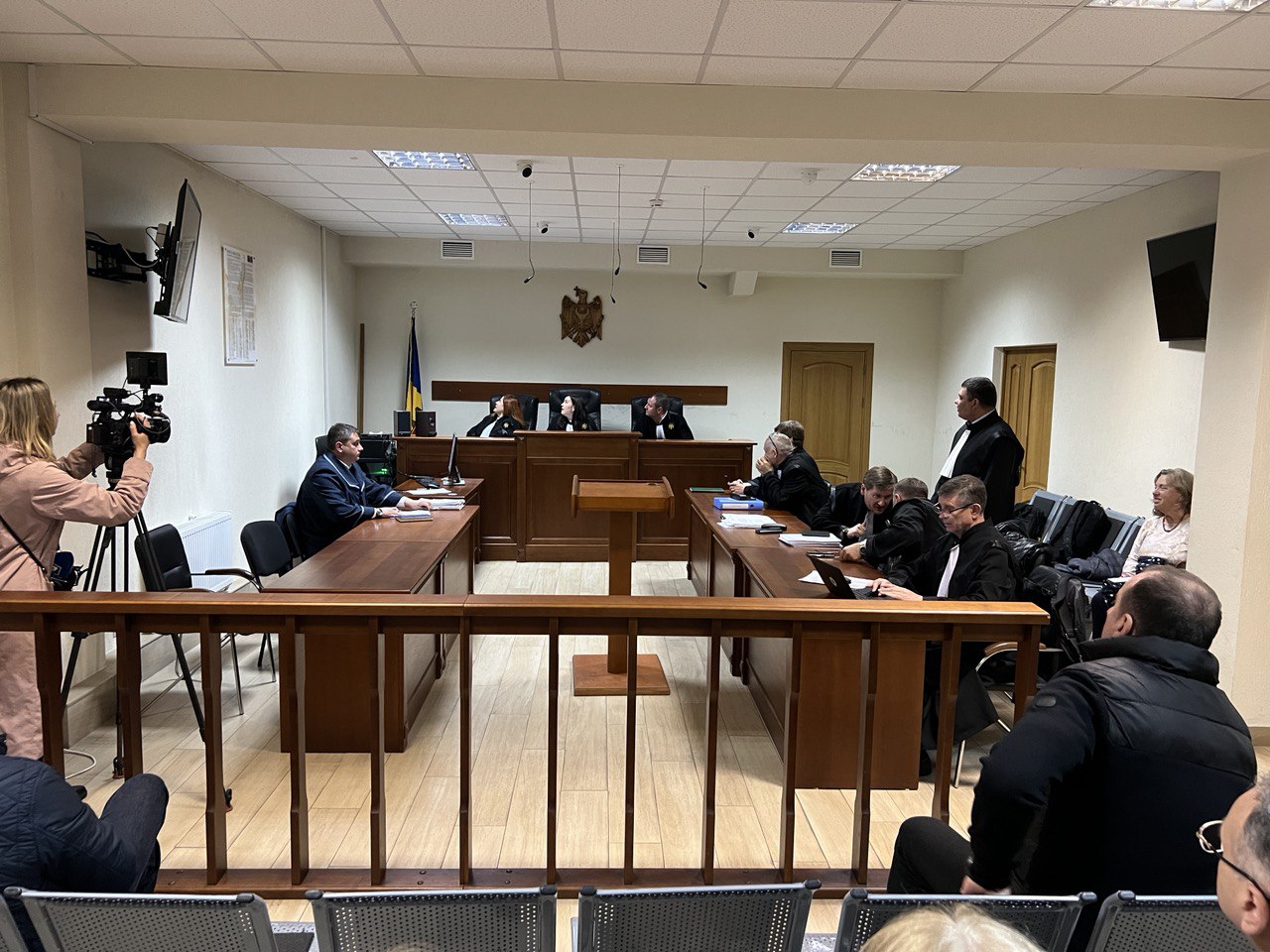 Dosarul concesionării Aeroportului Chișinău, examinat de un alt complet de judecători –  Partea apărării insistă pe extinderea listei de martori, tot cabinetul de miniștri care a aprobat decizia cu AIC