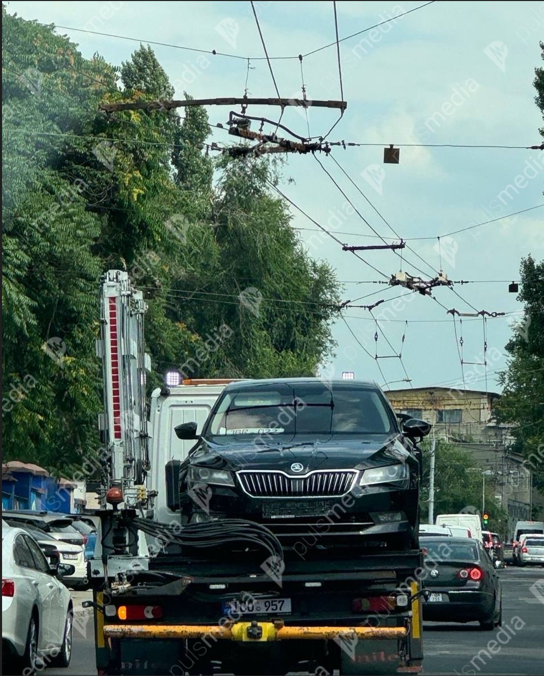 Bașcanul Eugenia Guțul a rămas fără șofer – Permsiul de conducre, a acestuia i-a fost retras, iar Skoda dusă la parcarea de la Trușeni