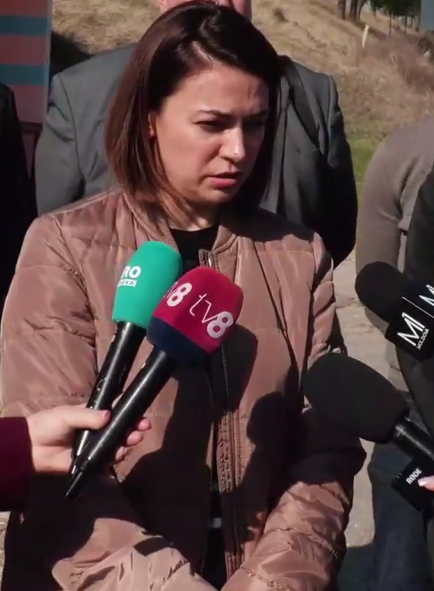 În plină secetă din sudul țării, ministrul Catlabuga se gândește la alegeri – Își suspendă funcția ca să împartă ziare în campania electorală